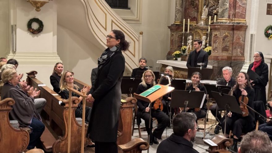 „Meine Seele erhebt den Herrn“ - Konzert des Kirchenchores 3 2025 11 09 Kirchenchorkonzert RN05 - „Meine Seele erhebt den Herrn“ … zusammen mit 25 Sängern des Kirchenchores St. Joseph und fast ebenso vielen Streichern/Bläsern und Solisten durften wir die voll besetzte Kirche St. Joseph mit dem Lob Mariens erklingen lassen.