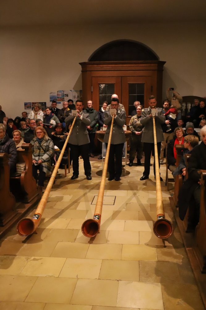 2025 12 09 Advent 2025 TUTZING 04 - unter Organisation des Ausbildungszentrums des Cyber- und Informationsraumes