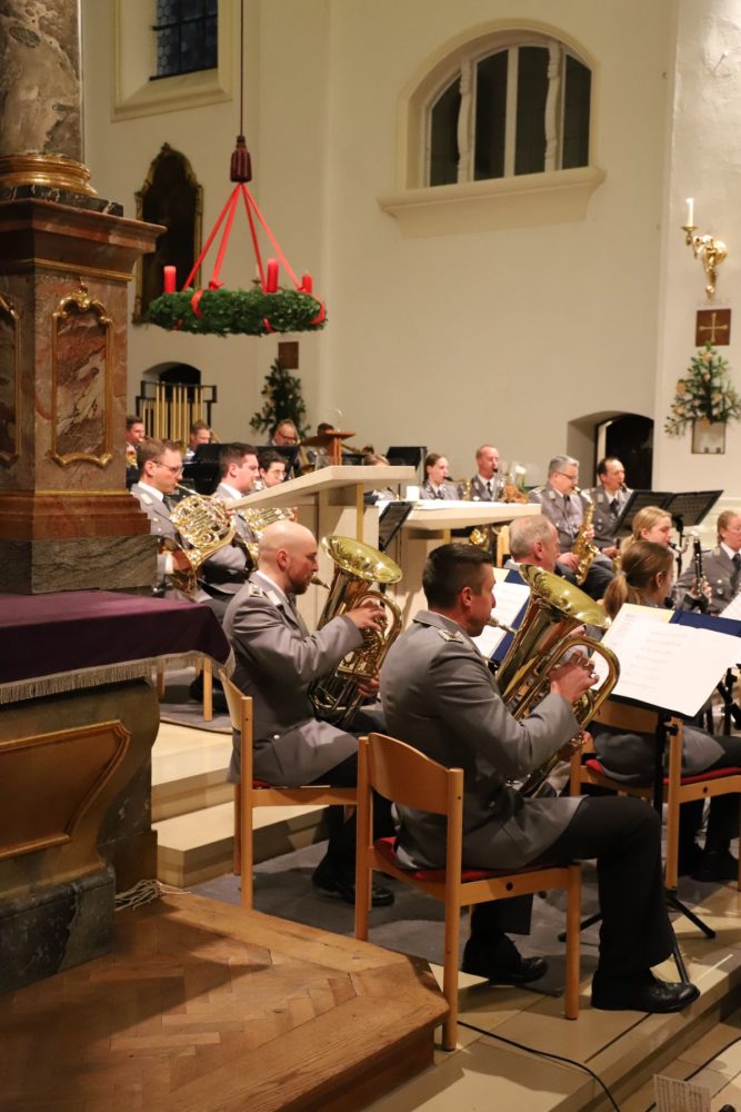 2025 12 09 Advent 2025 TUTZING 09 - unter Organisation des Ausbildungszentrums des Cyber- und Informationsraumes