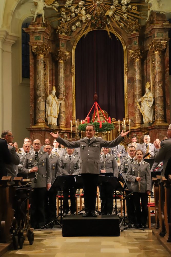 2025 12 09 Advent 2025 TUTZING 10 - unter Organisation des Ausbildungszentrums des Cyber- und Informationsraumes