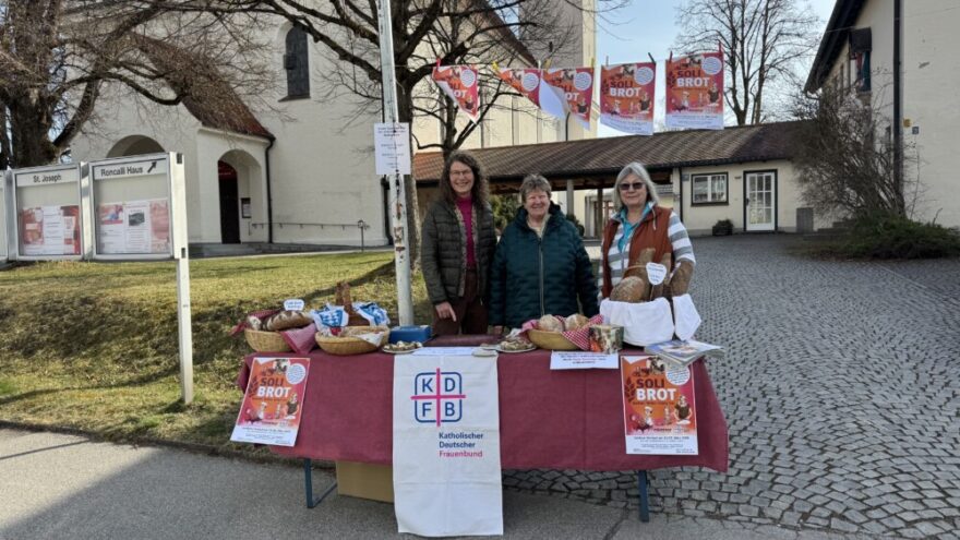 2026 03 15 Solibrot 08 - Am Wochenende 14./15. März 2026 beteiligte sich der Frauenbund Tutzing an der diesjährigen Solibrot-Aktion des Frauenbund Diözesanverbandes Augsburg und konnte dabei ein schönes Zeichen der Solidarität setzen. Zahlreiche engagierte Bäckerinnen, Helferinnen und Verkäuferinnen des Vereins unterstützten die Aktion tatkräftig.