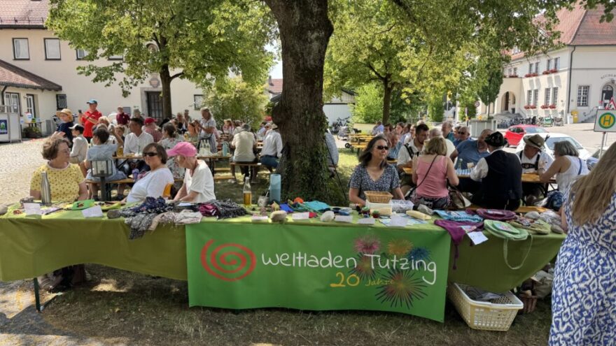 Pfarrfest bei sommerlicher Hitze gut besucht 2 IMG 5138 - Bei hochsommerlichen Temperaturen feierte die Pfarrgemeinde St. Joseph Tutzing ihr diesjähriges Pfarrfest. Den Auftakt bildete ein stimmungsvoller Gottesdienst, der vom Kinderchor, den Blue Notes und dem Kirchenmusiker Werner Zuber an der Orgel musikalisch gestaltet wurde. Auch die Kommunionkinder wirkten an der Feier mit und trugen zu einem gelungenen Gottesdienst bei.