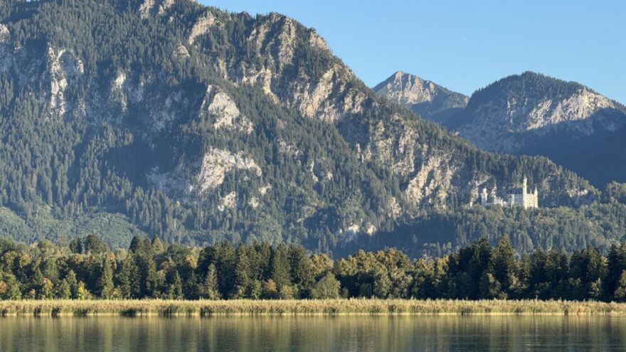 Ein wunderbarer Tag beim Frauenbundtag in Füssen 1 2026 09 26 KDFB Frauenbundtag RN02 - Bereits zum vierten Mal machte sich eine Gruppe des Frauenbundes auf den Weg nach Füssen zum Frauenbundtag des Diözesanverbandes. Es trafen sich etwa 800 Frauen zu Begegnung, Gespräch und einem gemeinsamen Erlebnis.